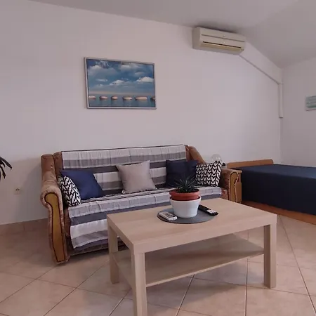 In Mit Schoener Terrasse By Interhome Apartman *